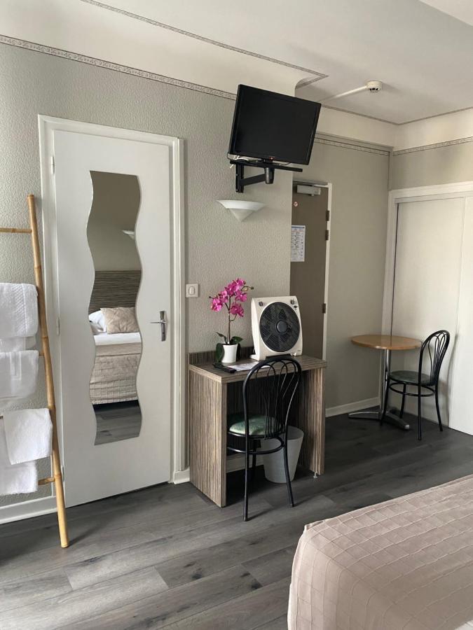 Hôtel Café les Fleurs Argelès-Gazost Extérieur photo
