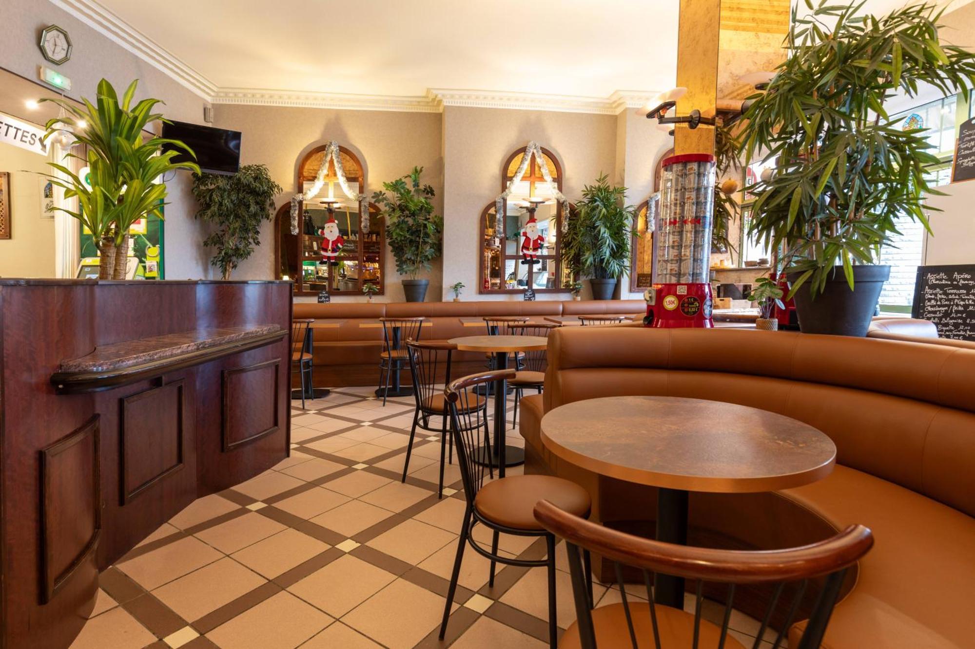 Hôtel Café les Fleurs Argelès-Gazost Extérieur photo