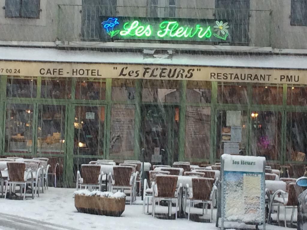 Hôtel Café les Fleurs Argelès-Gazost Extérieur photo